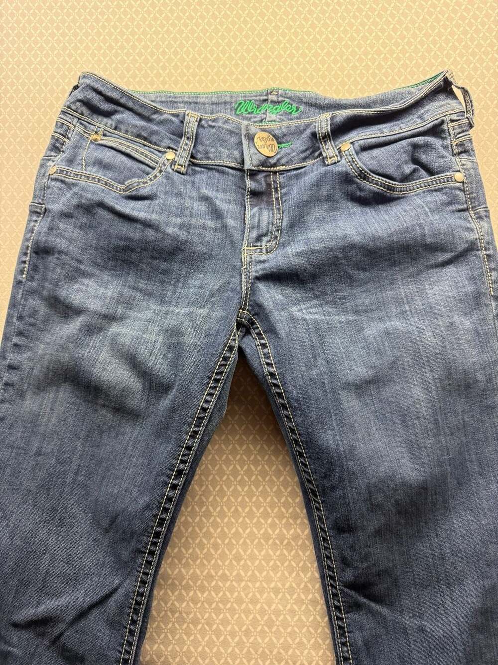Wrangler Premium Patch Mid Rise Bootcut Jeans - Picture 2 of 12